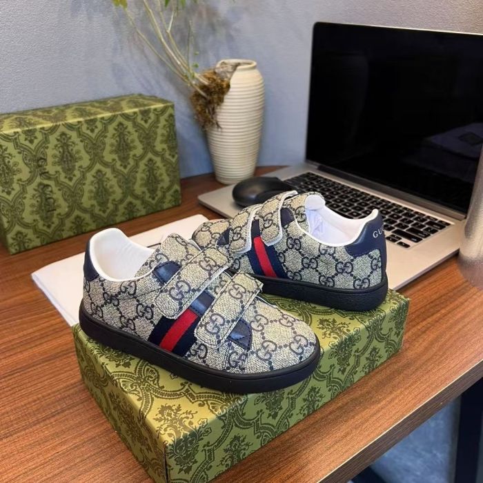 Kid's shoes, with box,size 23-35, SS60-536-538