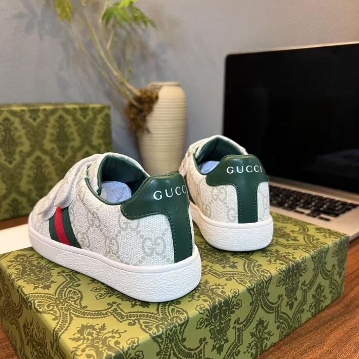 Kid's shoes, with box,size 23-35, SS60-536-538