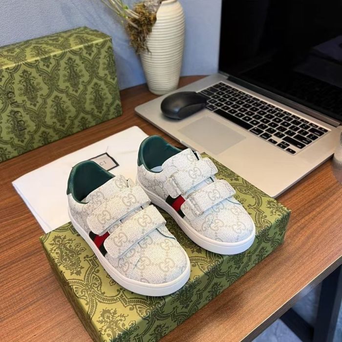 Kid's shoes, with box,size 23-35, SS60-536-538