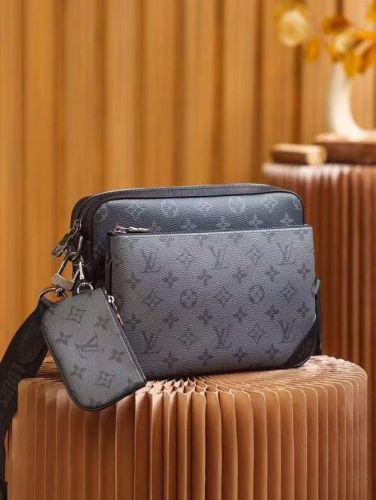 Split leather bag ,4A ,size 25*18.5*7cm,no box,  B88-770