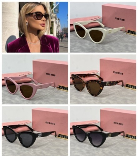 Blue light blocking sunglasses with the box and case ,G25-2063-2067