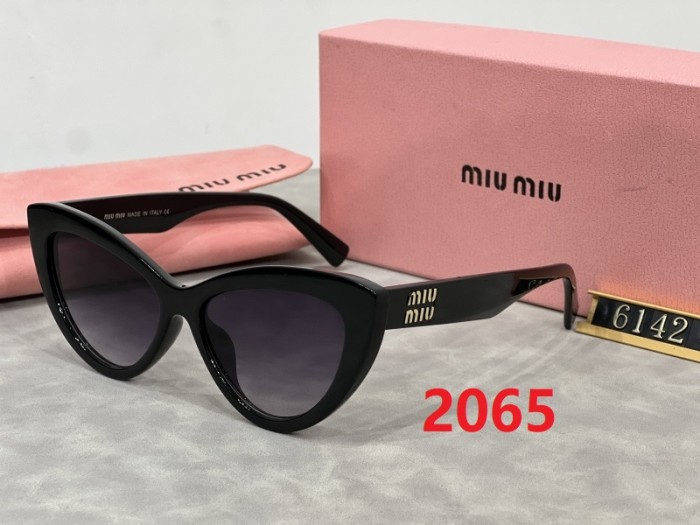 Blue light blocking sunglasses with the box and case ,G25-2063-2067