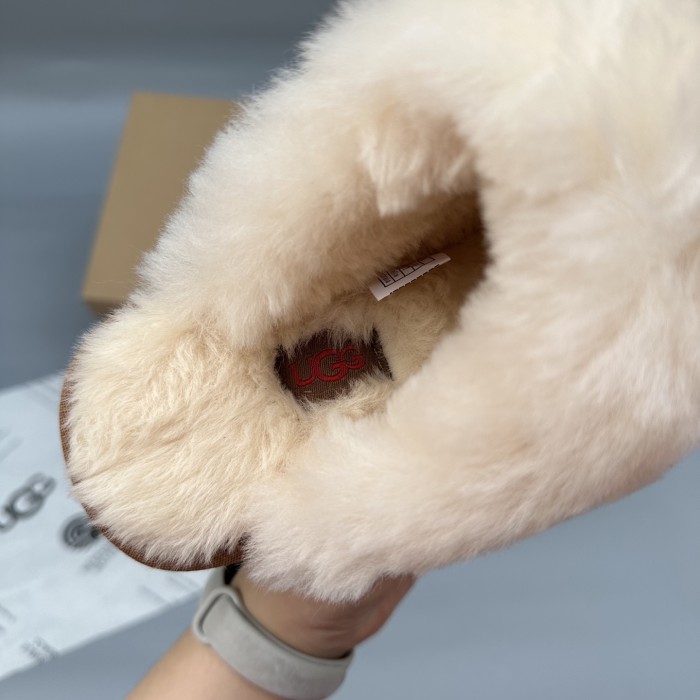 women fur shoes, size 35-40,  with box, SS60-575