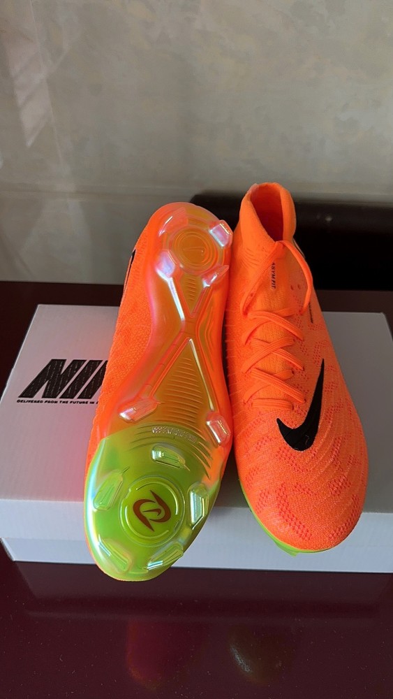 2025 New style FG TF football shoes,with box,size 38-45,SS70-505-528