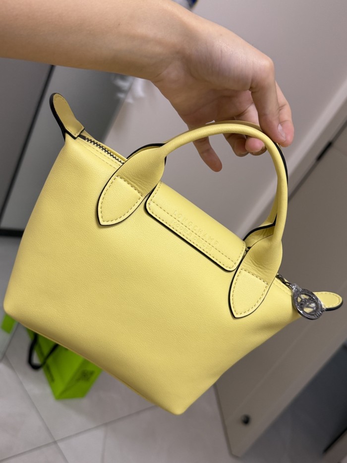 split leather,Ladies' single-shoulder bag and crossbody bag,no box, size 17*10*14cm,B35-229-239