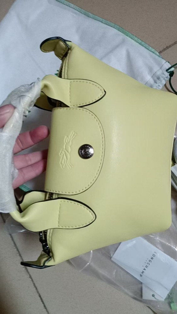 split leather,Ladies' single-shoulder bag and crossbody bag,no box, size 17*10*14cm,B35-229-239