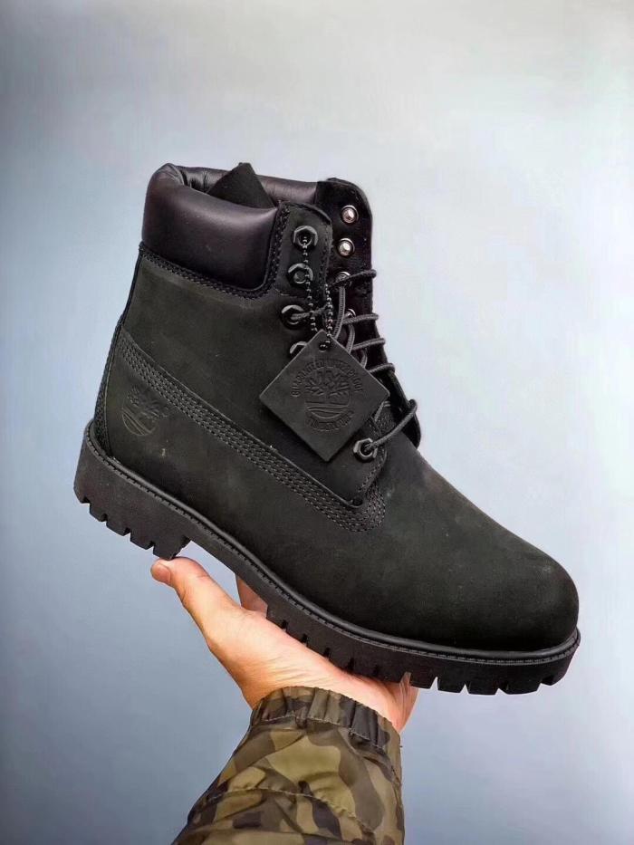 Waterproof and durable outdoor leather boots,with box, the boots run a size large, size 36-46.SS80-116-121