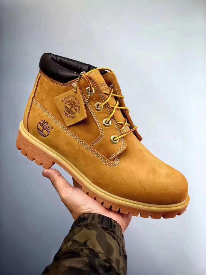 Waterproof and durable outdoor leather boots,with box, the boots run a size large, size 36-46.SS80-116-121
