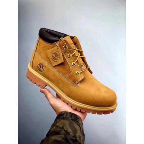 Waterproof and durable outdoor leather boots,with box, the boots run a size large, size 36-46.SS80-116-121