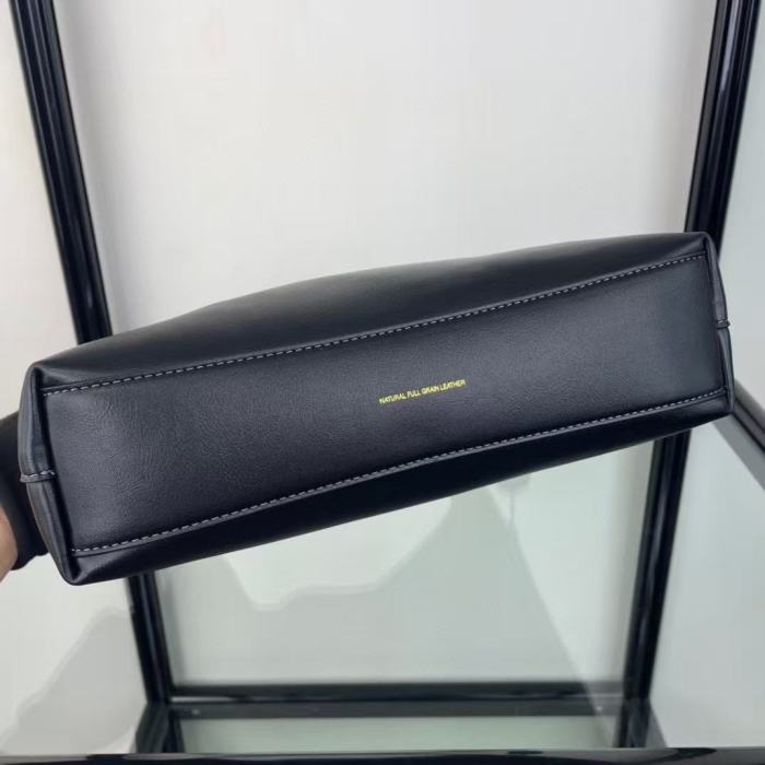 Leather bag ,5A ,size 28*28*8cm,no box,  B98-179