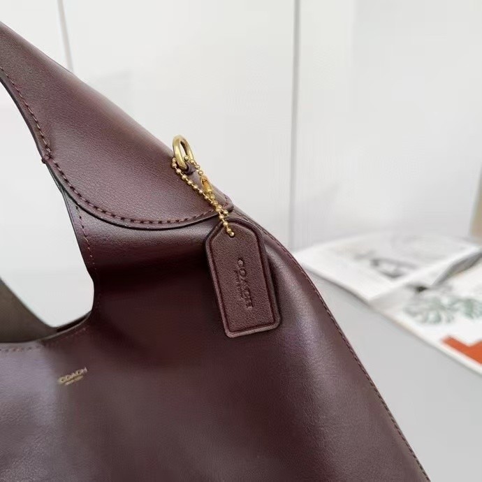Leather bag ,5A ,size 28*28*8cm,no box,  B98-178