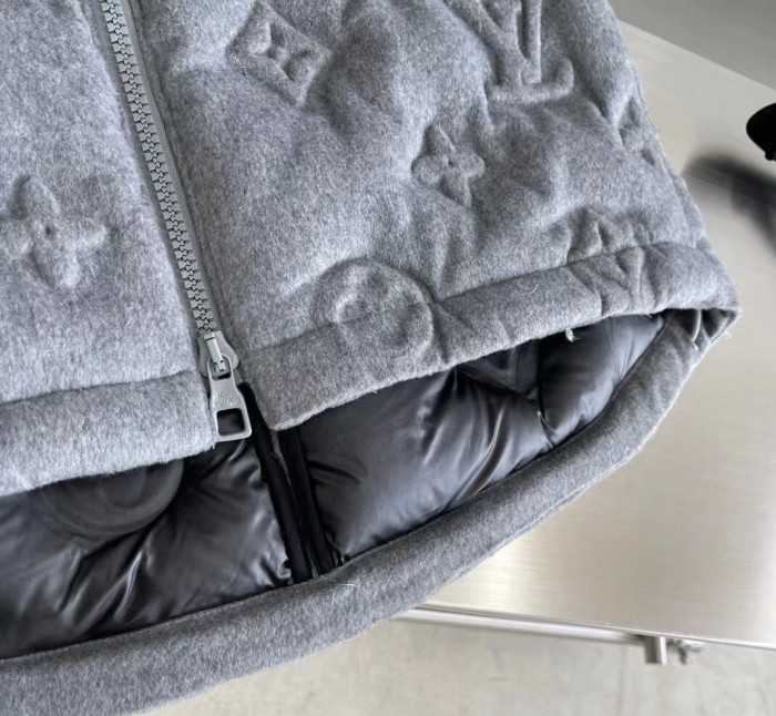 Unisex down jacket,size S,M,L,XL. CL200-11
