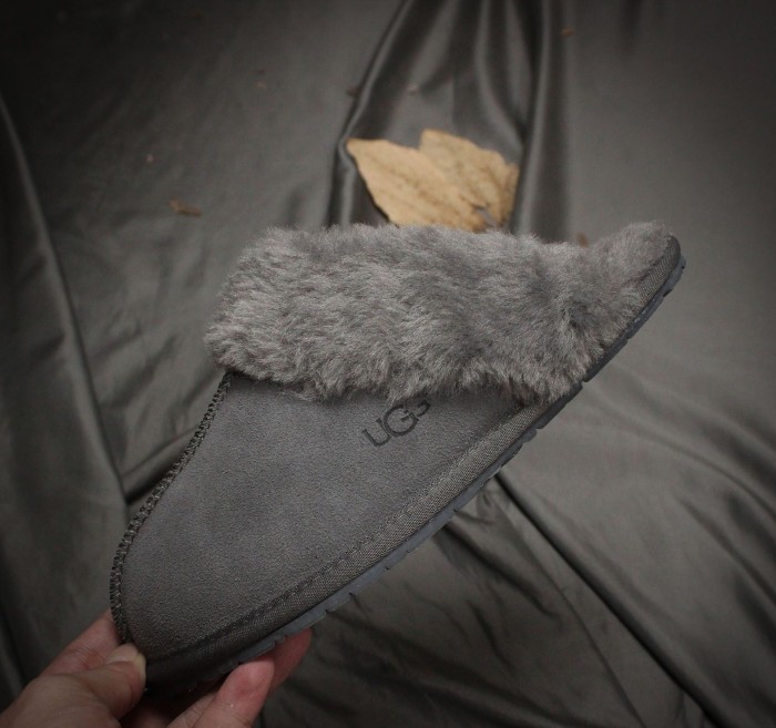 Women flat fur slipper shoes,  size 34-44, with box, SS50-385-387