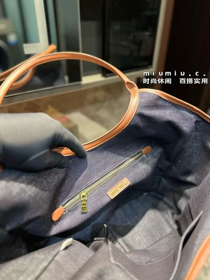 Canvas bag ，Split leather bag ,4A ,size 38*30cm,no box,  B98-82
