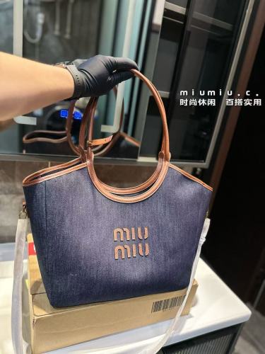 Canvas bag ，Split leather bag ,4A ,size 38*30cm,no box,  B98-82