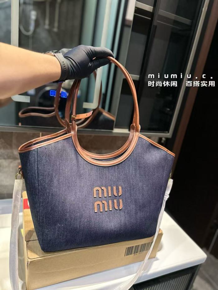 Canvas bag ，Split leather bag ,4A ,size 38*30cm,no box,  B98-82