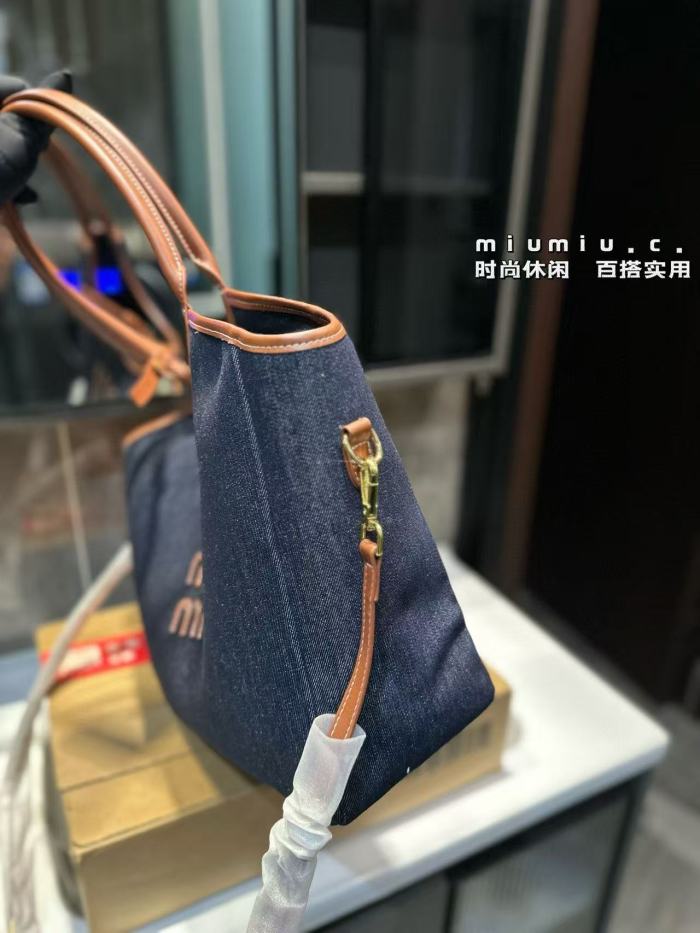 Canvas bag ，Split leather bag ,4A ,size 38*30cm,no box,  B98-82