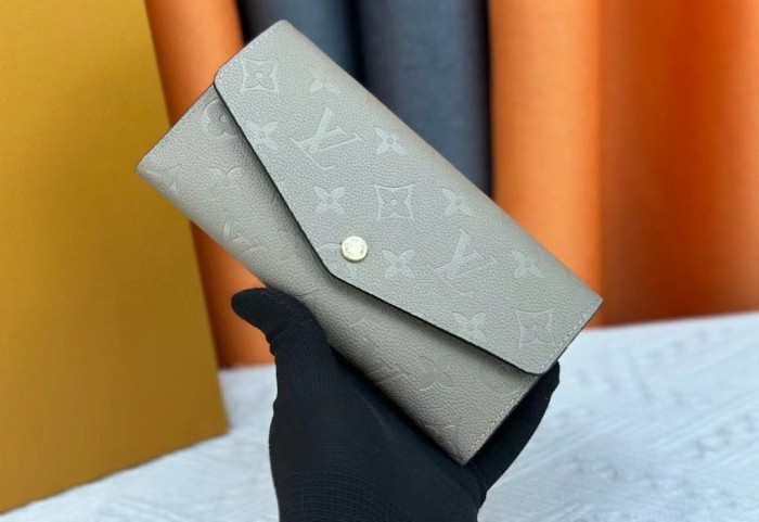leather wallet purse,5A, with box,B35-241-244