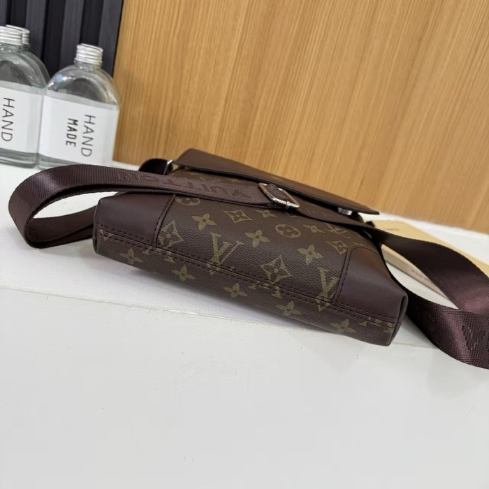 PU leather bag ,AA quality, size 22X26X5cm,no box,  B25-21-24