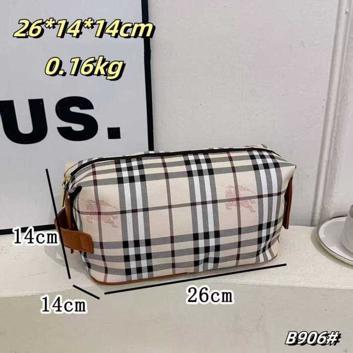 PU leather cosmetic bag ，AA quality，size 26x14x14cm,B17-2