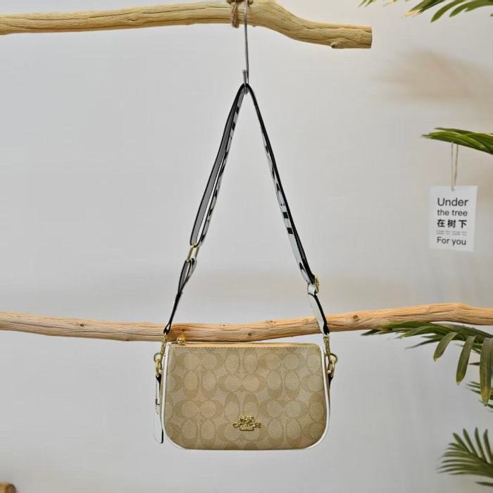 PU leather bag ,AA quality, size 23x14x9.5cm,no box,  B25-67-72