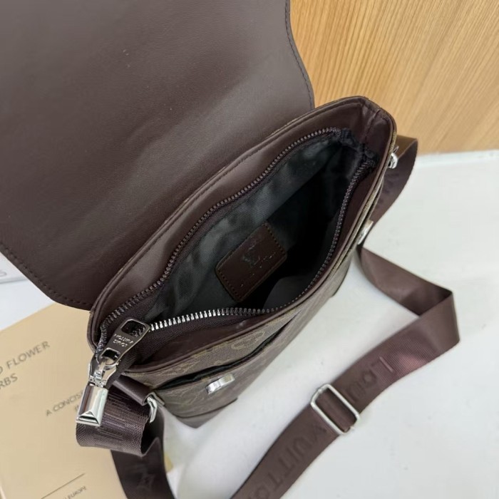 PU leather bag ,AA quality, size 22X26X5cm,no box,  B25-21-24