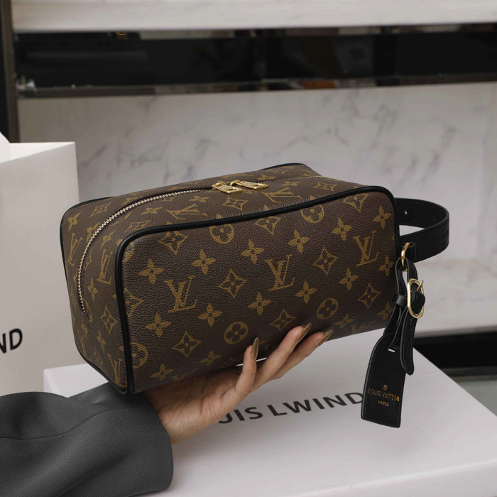 PU leather bag ,AA quality, size 24x13x13cm,no box,  B25-73-77