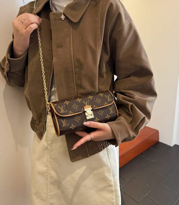 PU leather bag ,AA quality, size 20.5x11x6cm,no box,  B25-123