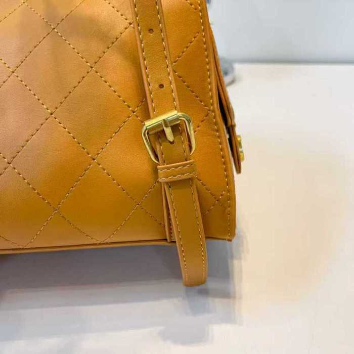 PU leather bag ,AA  quality, size 24x26x12cm,no box,  B35-15-21