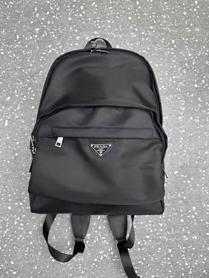 Nylon bag ,AA  quality, size 43x28x15cm,no box,  B35-7