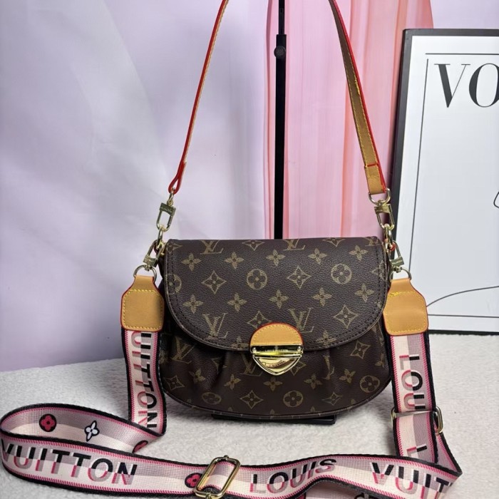 PU leather bag ,AA quality, size 26x17.5x7cm,no box,  B30-210-213