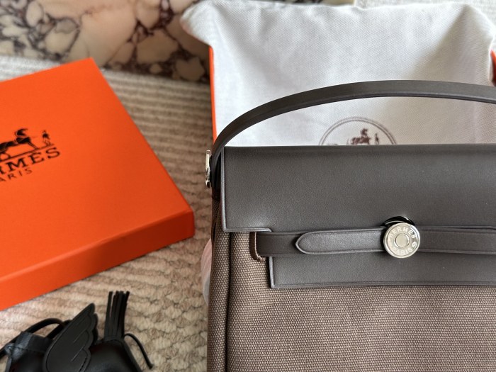Split leather bag ,4A ,size 20cm,no box, with dust bag, B88-385