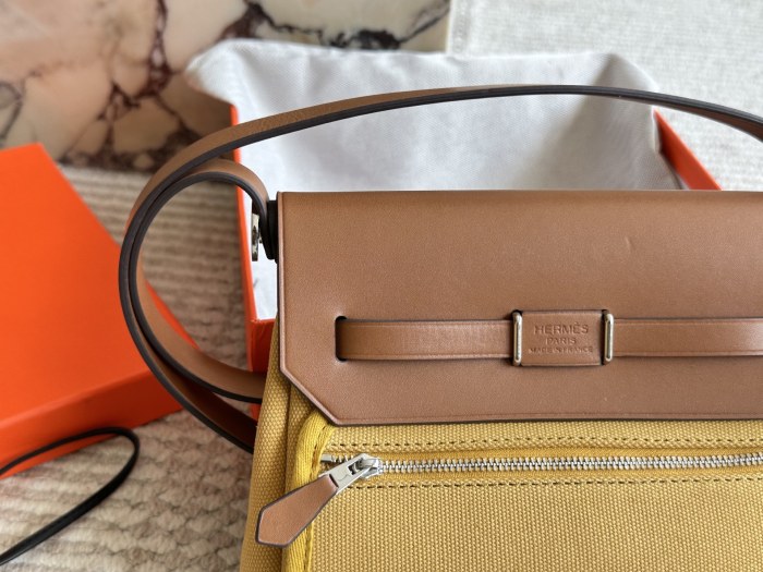 Split leather bag ,4A ,size 20cm,no box, with dust bag, B88-384