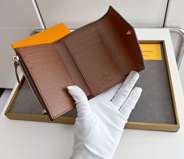 Leather wallet purse,4A, with box,size 12 x 9.5 x 2.5cm, B28-1-3