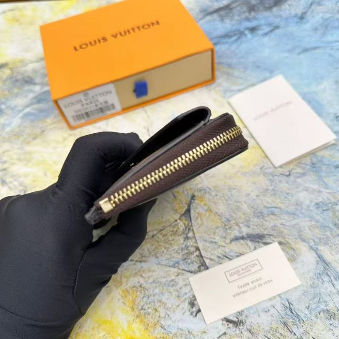 Leather wallet purse,4A, with box,size 13 x 9.5 x 2.5cm, B35-60