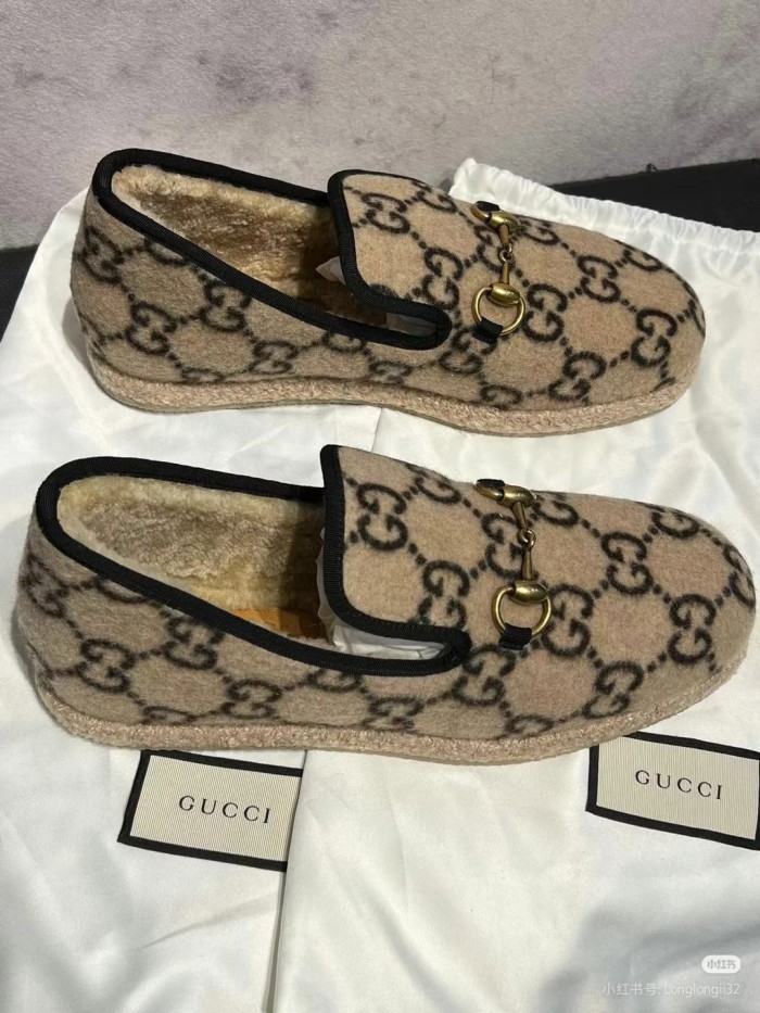 Fleece-lined flat shoes,with box, size 35-40, SS60-693
