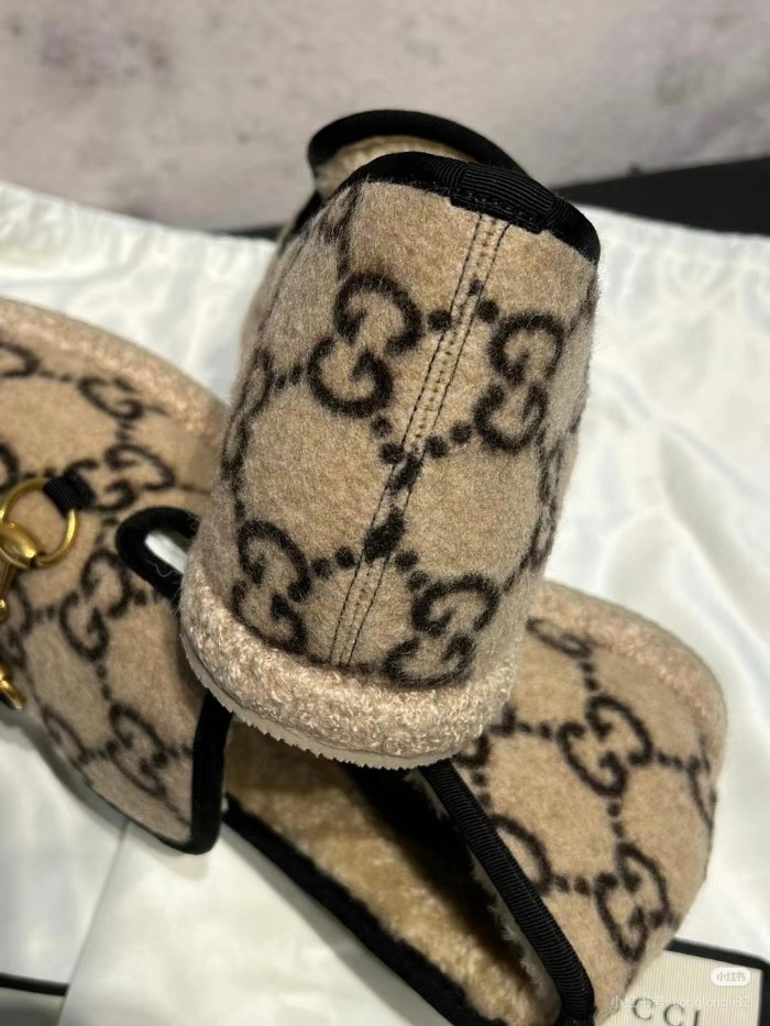 Fleece-lined flat shoes,with box, size 35-40, SS60-693