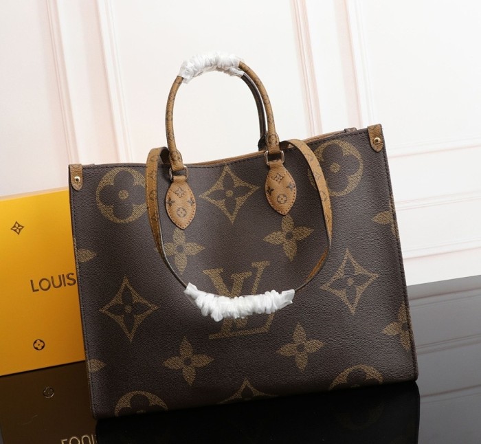 Split leather bag ,3A ,size 34 x 26 x 15 cm or 42x34x19cm,no box,  B75-437-438