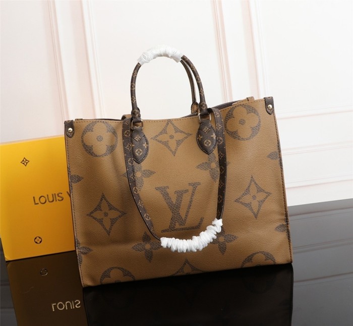 Split leather bag ,3A ,size 34 x 26 x 15 cm or 42x34x19cm,no box,  B75-437-438