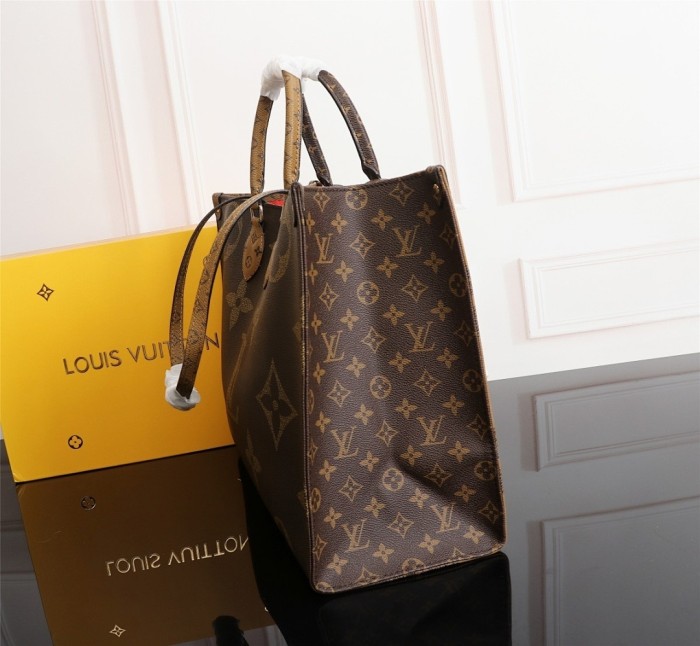 Split leather bag ,3A ,size 34 x 26 x 15 cm or 42x34x19cm,no box,  B75-437-438