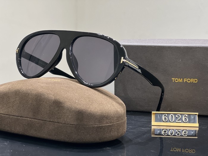 Blue light blocking sunglasses with the box and case ,G25-2068-2073