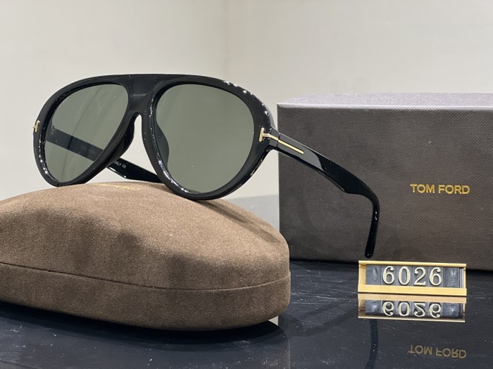 Blue light blocking sunglasses with the box and case ,G25-2068-2073