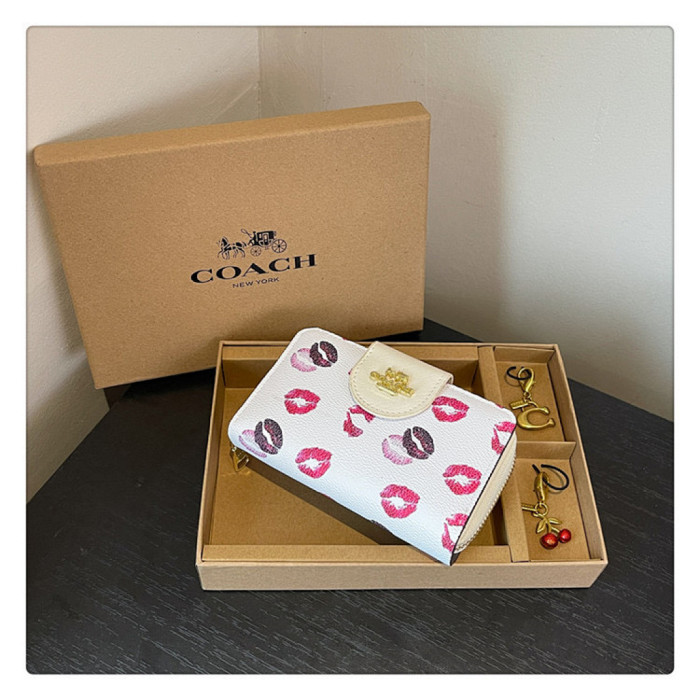 PU leather wallet and keychain set,AA quality, size 15*3cm,with box,  B25-128-144