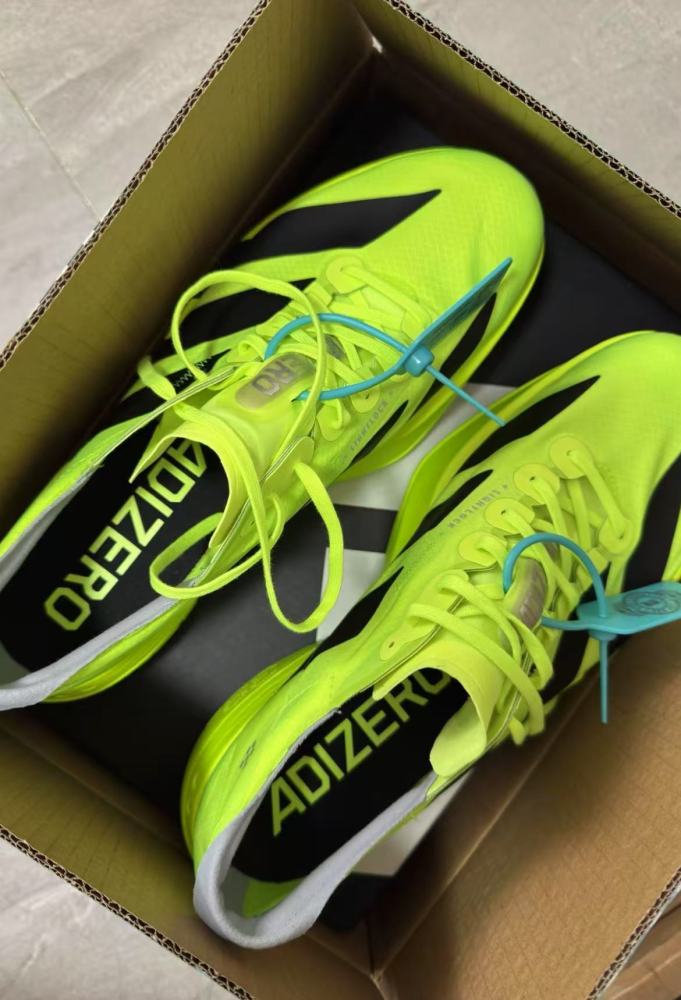 Men's and women's shock-absorbing shoes Running shoes,with box,size 36-45, SS70-673-697