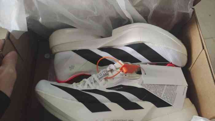 Men's and women's shock-absorbing shoes Running shoes,with box,size 36-45, SS70-673-697
