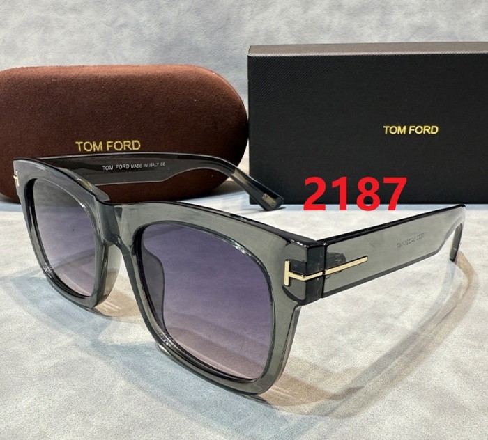 Blue light blocking sunglasses with the box and case ,G25-2182-2190