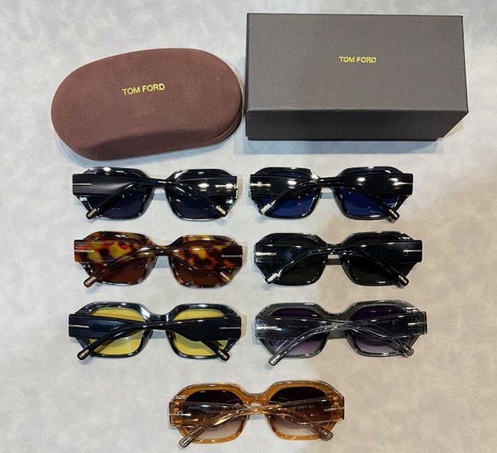 Blue light blocking sunglasses with the box and case ,G25-2083-2089
