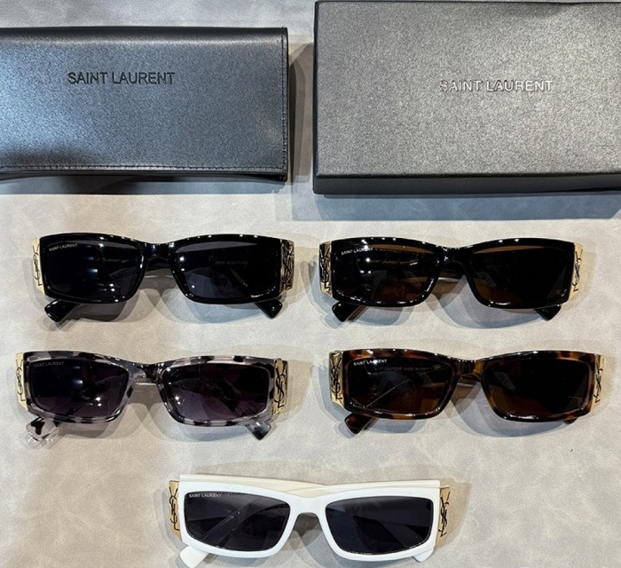 Blue light blocking sunglasses with the box and case ,G25-2926-2930