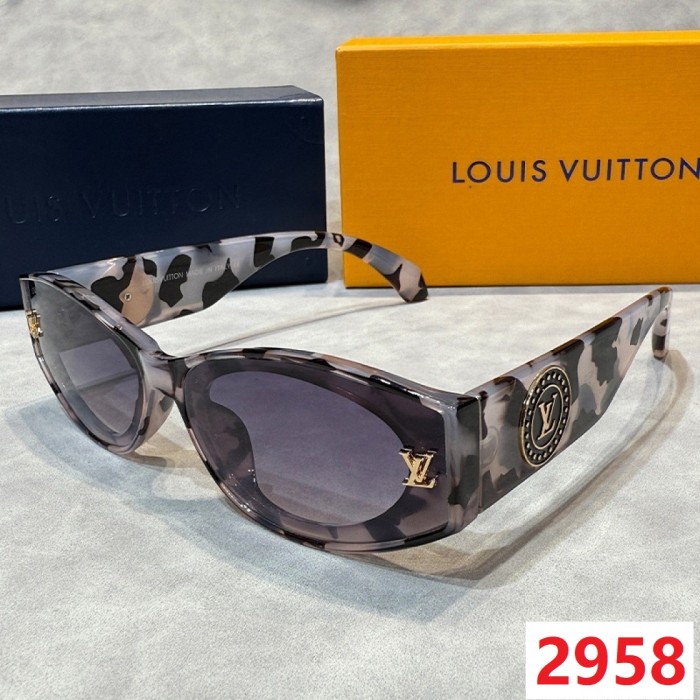 Blue light blocking sunglasses with the box and case ,G25-2957-2964