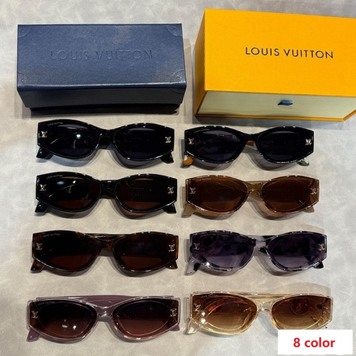 Blue light blocking sunglasses with the box and case ,G25-2957-2964